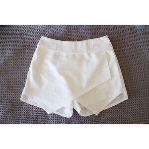 NWOT Charles Richards Skort Size XS White Handkerchief Front Hem Shorts Rear Zip